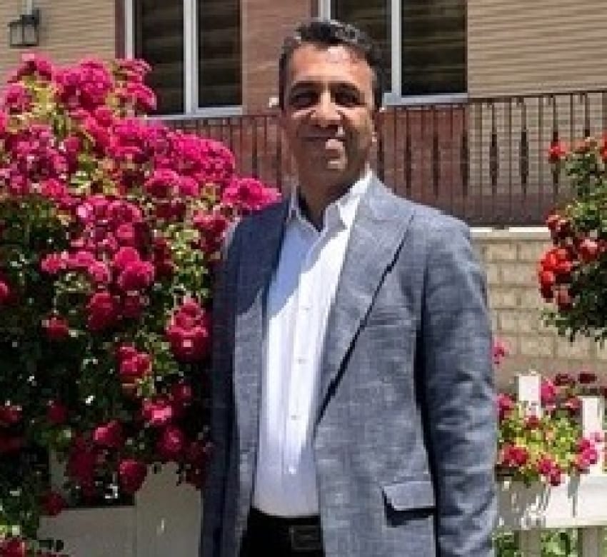 دکتر عادل قاری